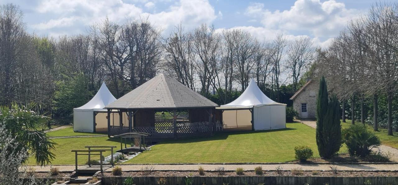 Hotel Le Manoir Des Marronniers Sully  Exterior foto